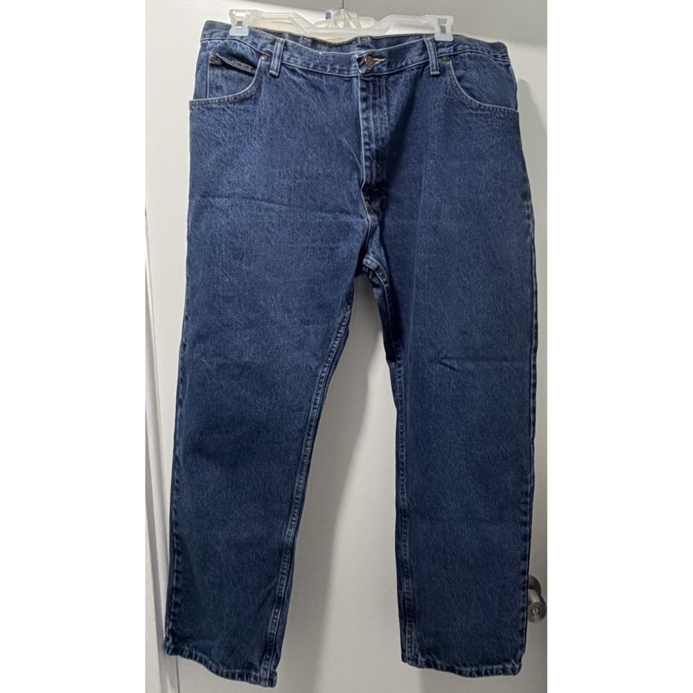 Wrangler Mens Jeans Size 42x30 Relaxed  Fit High Rise Medium Wash Blue Denim